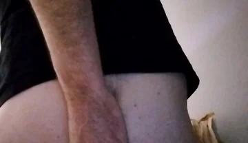 Discret Masturbation with a Toy in My Ass