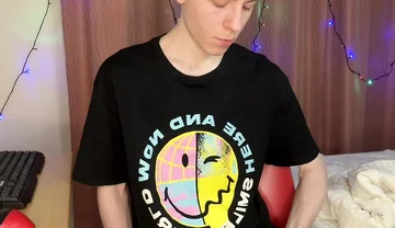 Quick Dorm Jerk Makes 23cm Cock Squirt Everywhere