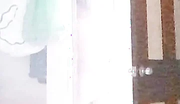 My Stepsister's Boyfriend Comes Back to Me for the Second Time in Secret