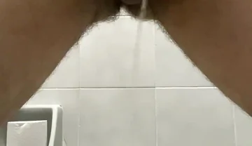 Peeing with a Big Dick Urine