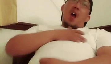 Solo Daddy Hard, Heavy, Hungry