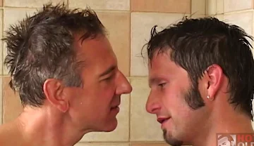 Stepdaddy Hunt: 4 Shower Buddies