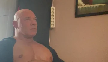 Long Wank Amateur Bodybuilder