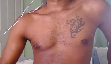 Kennie Jai Shows off on Cam