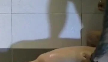 David Lucas fucked by Viktor Rom in jacuzzy