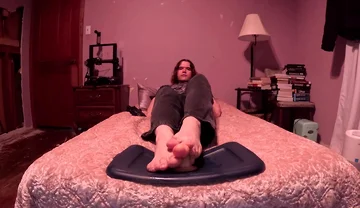 I Give My Dildo a Footjob