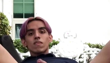 I found a blind spot in the parket sooo I decided to jerk off and feel the adrenaline that comes with doing hot stuff in public