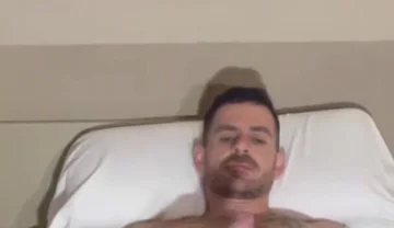 Xiscoxx Relaxing in Bed