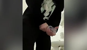 Twink Dryly Jerks Off In The Clinic