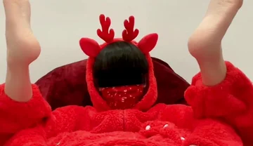 Merry Christmas, Butt Squirting Water