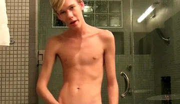 Cute Teen 18+ Private Session Showing Off