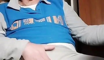 The Absorbed Pleasure of Jerking His Cock with Pure Pleasure!