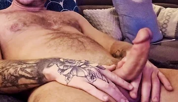 Live Handjob Moment with Party Cumshot