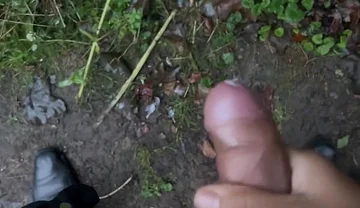 Shy Guy at Cruising Place and Could Not Resist My Dick