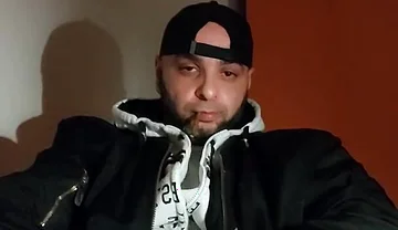 Dirtyjunkbro Is Bored He's Looking for Buddies