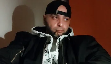 Dirtyjunkbro Is Bored He's Looking for Buddies