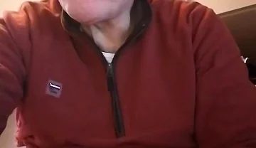 A Quick Cumshot Before Facing a Heavy and Stressful Day