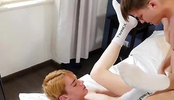 Blond Aj Baxter Barebacked By Hung Liam Rose