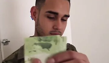 Hottest Gets Down For Cash