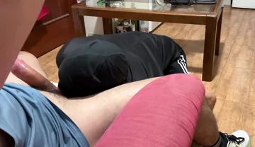Dominant Jock Spreads His Legs and Gets Deepthroat