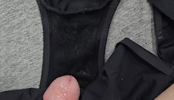 I took 3 pairs of my sis little panties and then wanked and cum inside the gusset of each one!