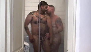 Shower Session with a Muscled Venezuelan Stud