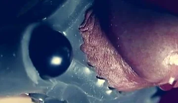 This Vibrator Is Too Weak for Me to Cum.