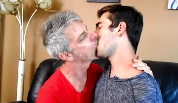 Hot Gay Kissing with Kody & Richard