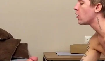 I Seduced a Delivery Man with a Big Dick Into Giving Me a Blowjob and Then He Came Inside Me.