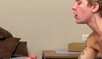 I Seduced the Courier Into Giving Me a Blowjob and Then He Came Inside Me