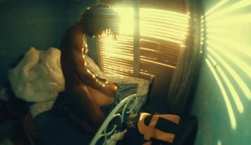 Behind the Scene: Chilling with a White Ass Doll