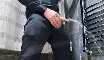 Amateur Elegant Cumshot (italian) Moaning and Intense Handjob with Strong Orgasm - Sexy and a Huge Cock