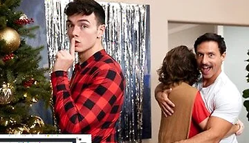 Reese Rideout Sneaks Behind Clark Reid For A Naughty Fuck While His Bf Is In The Kitchen