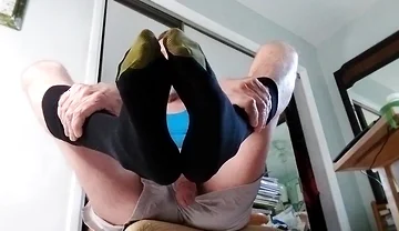 Coach Will Gives Goldtoe Footjobs