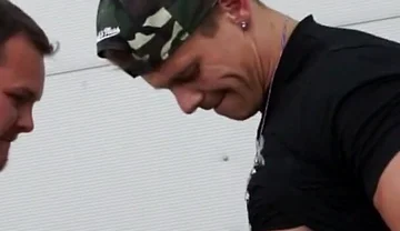 Chubby Dude Gets Challenged for Arm Wrestling