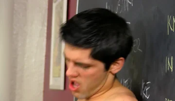 Tony Hunter Fucks Aiden Summers