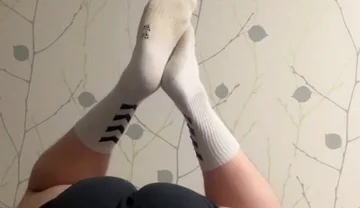 Feet and Hot Young Boy Ass