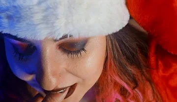 Hot POV BJ with for This Holiday Season -- She Looked up at Me, Took Me in Her Mouth, and Got a Huge Facial -- Happy Holidays!