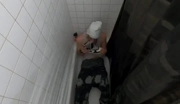 Wet skater gear sagger