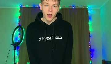 Look at How Much Cum This Hungry Twink Can Spray