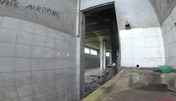 I Jumped Over the Wall to Jerk off in the Shaking Shed