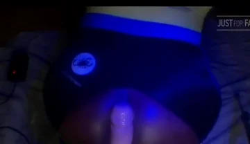 Big Chocolate Booty Under Blue Lights.yes Please