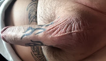 Steifer Tattoopenis Wird Mehrfach Gewichst Cumshots