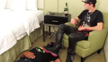 Sneaker master boy feet