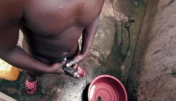 Black Guy Knows How to Handle His Big Cock