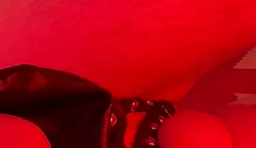 Solo Otter Large Dildo Penetration