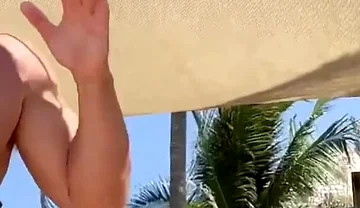 Kicking at Neurogym Zipolite Nude Beach.