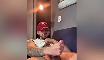 Young Man With Huge Penis Takes Out A Big Explosion Of Cum With Verga Grande