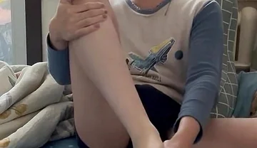 18yo Petite Chinese Twink 164cm 52kg Size 36 Tiny Feet M-legs Spread Hard Cock Nipple Play Solo