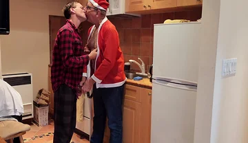 I Saw Russie Sucking Santa Claus